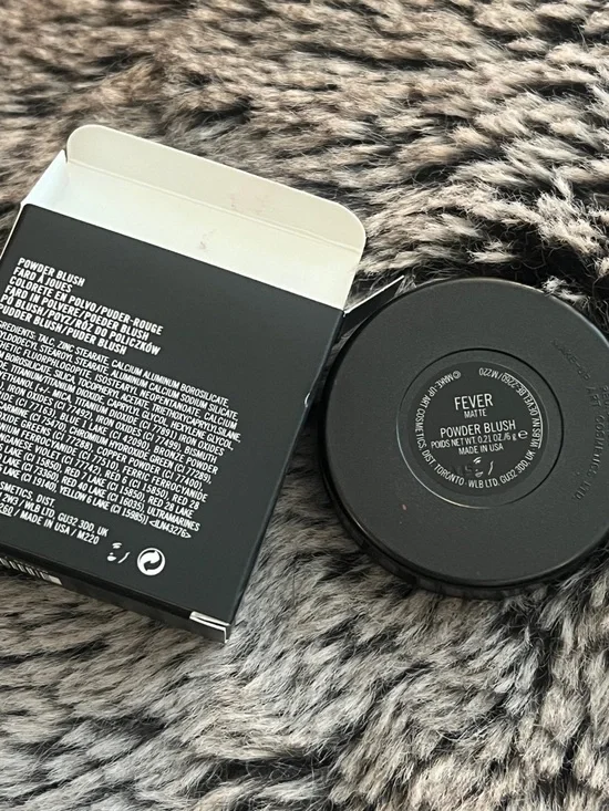 MAC Powder Blush - Fever - Picture 2 of 3